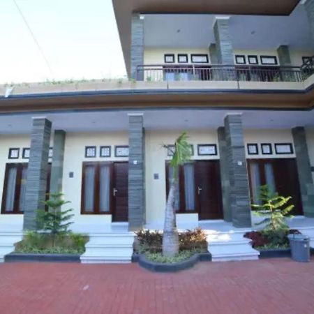 Ratu Guest House Kedunganan Extérieur photo