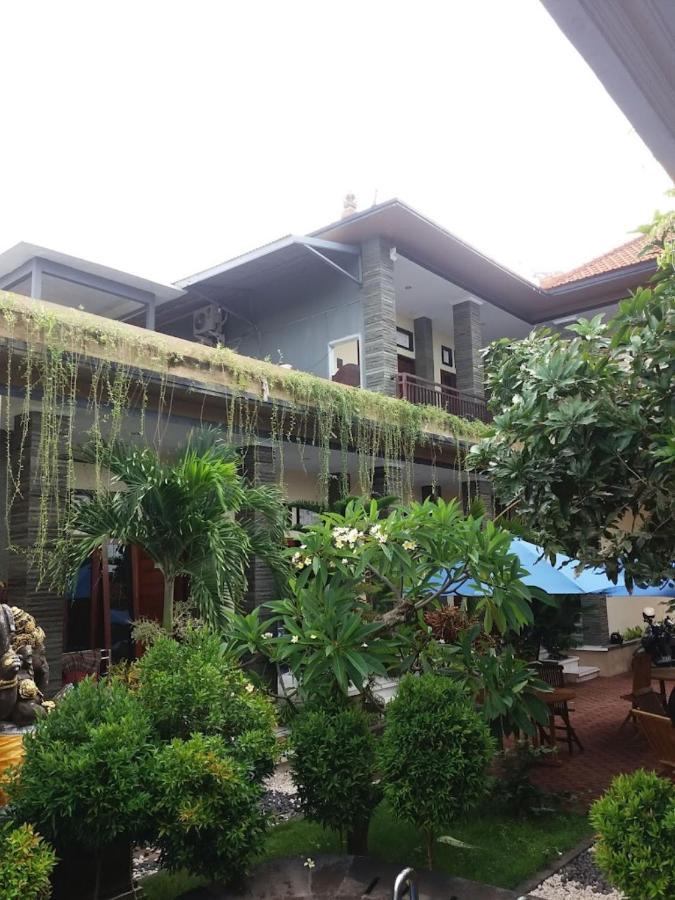 Ratu Guest House Kedunganan Extérieur photo