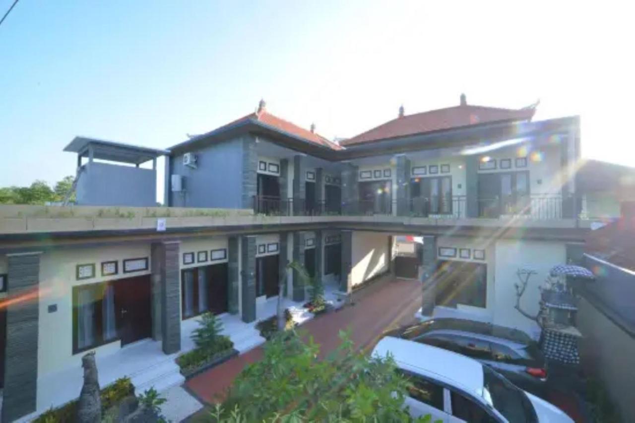 Ratu Guest House Kedunganan Extérieur photo