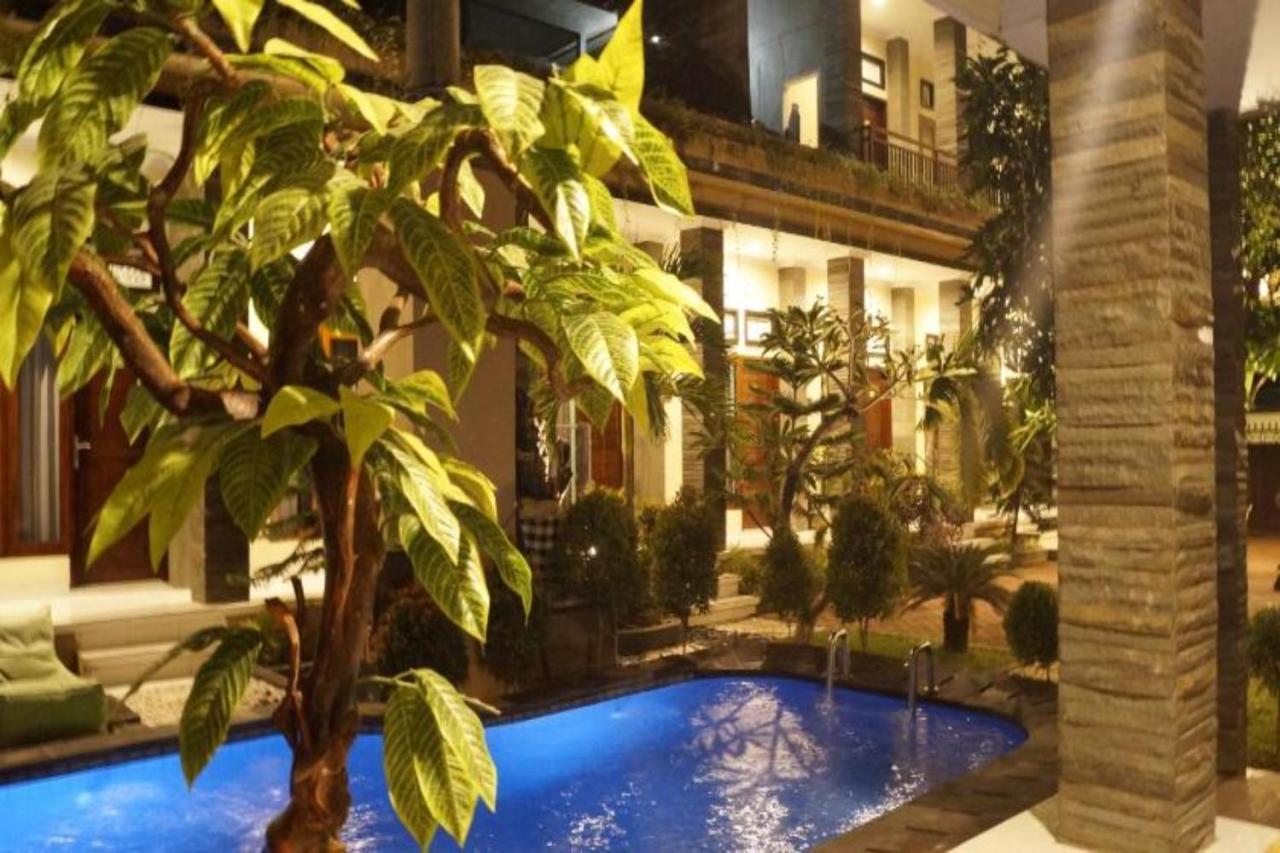 Ratu Guest House Kedunganan Extérieur photo