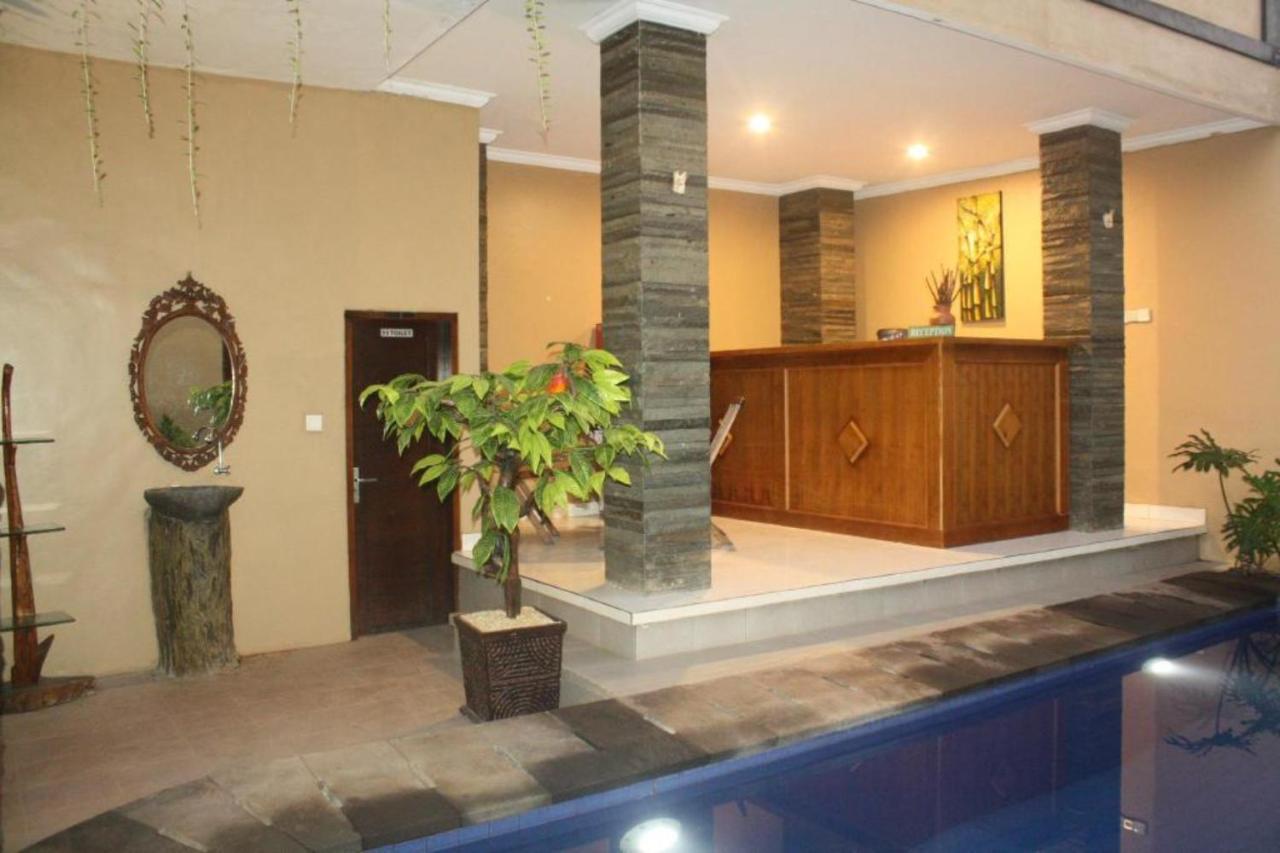 Ratu Guest House Kedunganan Extérieur photo