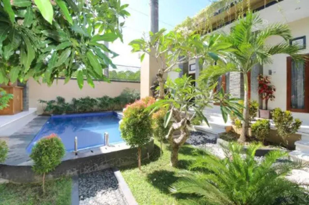 Ratu Guest House Kedunganan Extérieur photo