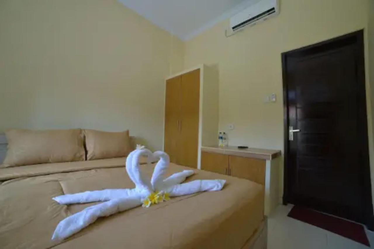 Ratu Guest House Kedunganan Extérieur photo